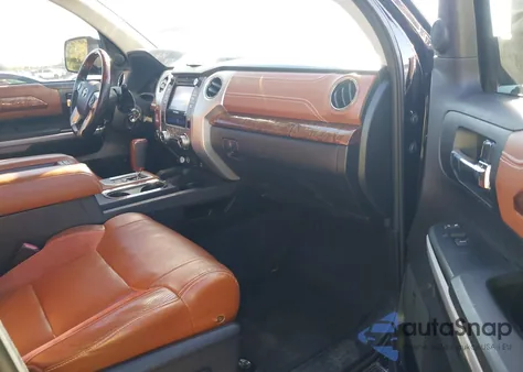 2018 Toyota Tundra 1794 5.7L V8 из США, поврежденный, VIN 5TFAW5F16JX727023